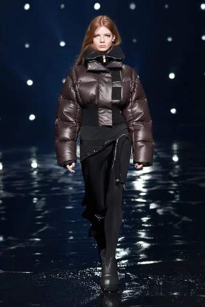 Look 12